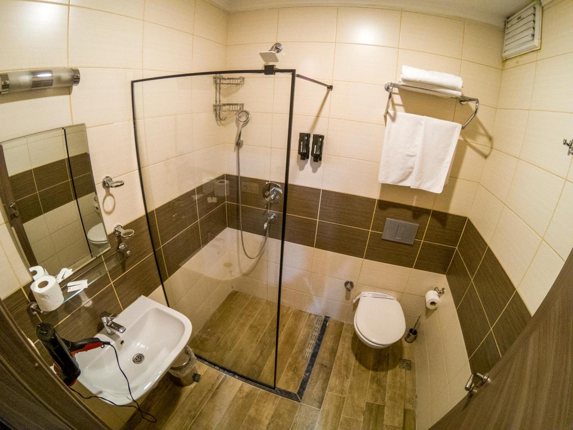 New Akcaabat Hotel ภายนอก รูปภาพ